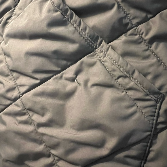 J Crew Vest Green Pit/Pit 21 Length 24 Sm Knick on Pocket - Picture 4 of 4